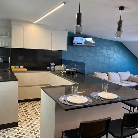 Atico 22 - Centrico, Aire Acondicionado Y Parking